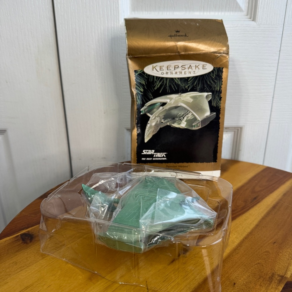 Hallmark keepsake ornament 1995 Star‎ Trek romulan warbird